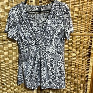 Women’s large Daisy Fuentes flowy top